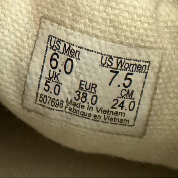 Brown Vans Old Skool Shoes - Picture 3 of 3